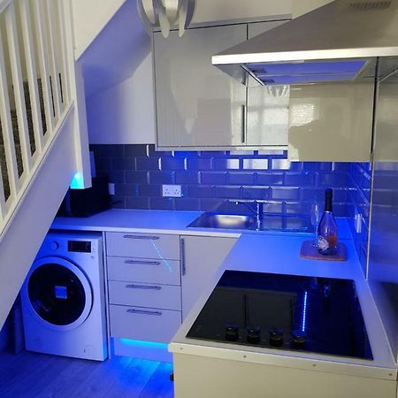 Webb Place 2 Bedroom Apartment ! Croydon Bagian luar foto