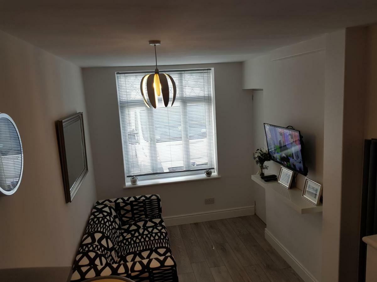 Webb Place 2 Bedroom Apartment ! Croydon Bagian luar foto