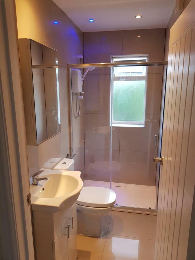 Webb Place 2 Bedroom Apartment ! Croydon Bagian luar foto