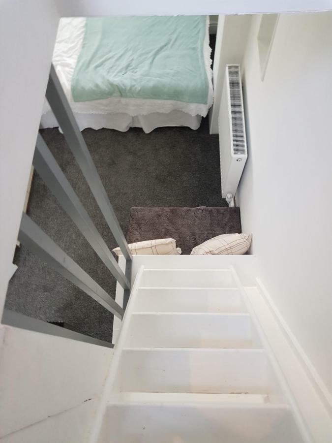 Webb Place 2 Bedroom Apartment ! Croydon Bagian luar foto